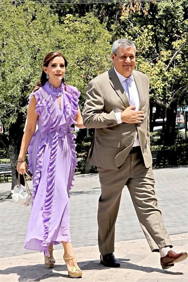 Mónica Martínez de De la Garza y Pedro de la Garza