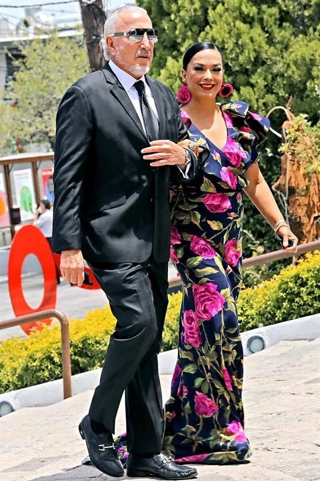 Guillñermo Pérez Salinas y Mireya Montemayor de Pérez Salinas