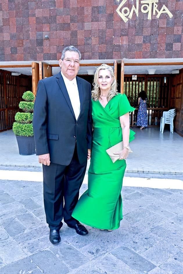 Genaro Cantú y Aracely Eggleton de Cantú