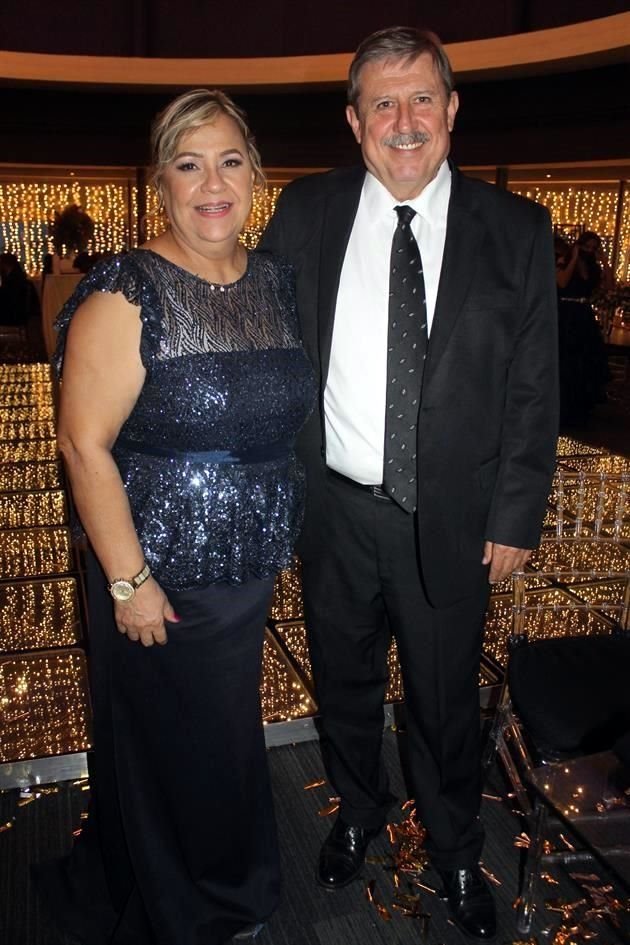 Adriana Reyna de Cantú y Francisco Cantú