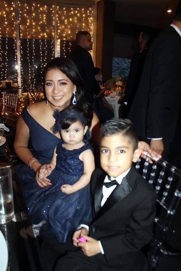 Gisela Ayala, Andrea y Leonardo López
