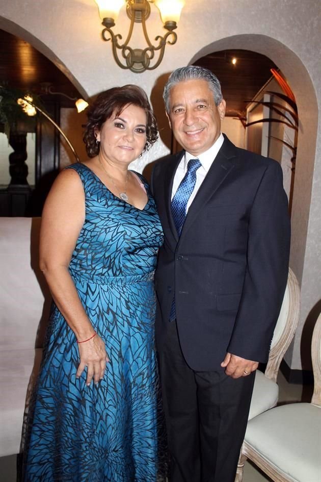 Blanca Irma Quiroga de González y Mario César González Martínez