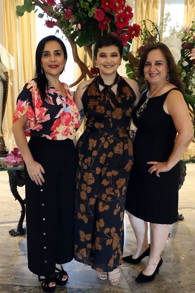 Alma de Villatoro, Bárbara Ramírez y Marcela Treviño