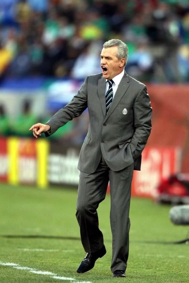 Javier Aguirre. Como entrenador, dirigió a México en los Mundiales Corea-Japón 2002 y Sudáfrica 2010.