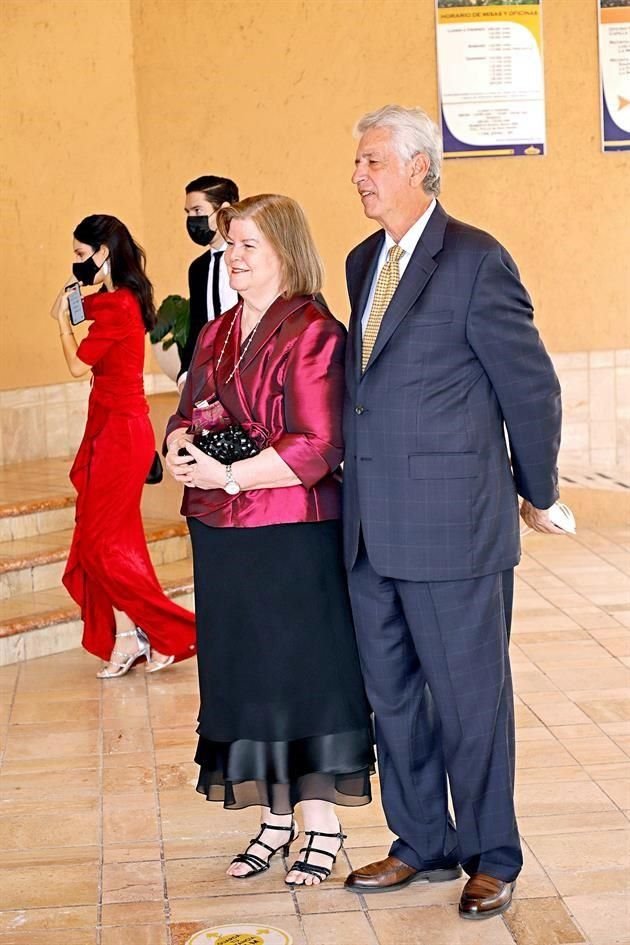 Lucía Canseco de Probert y Alejandro Probert