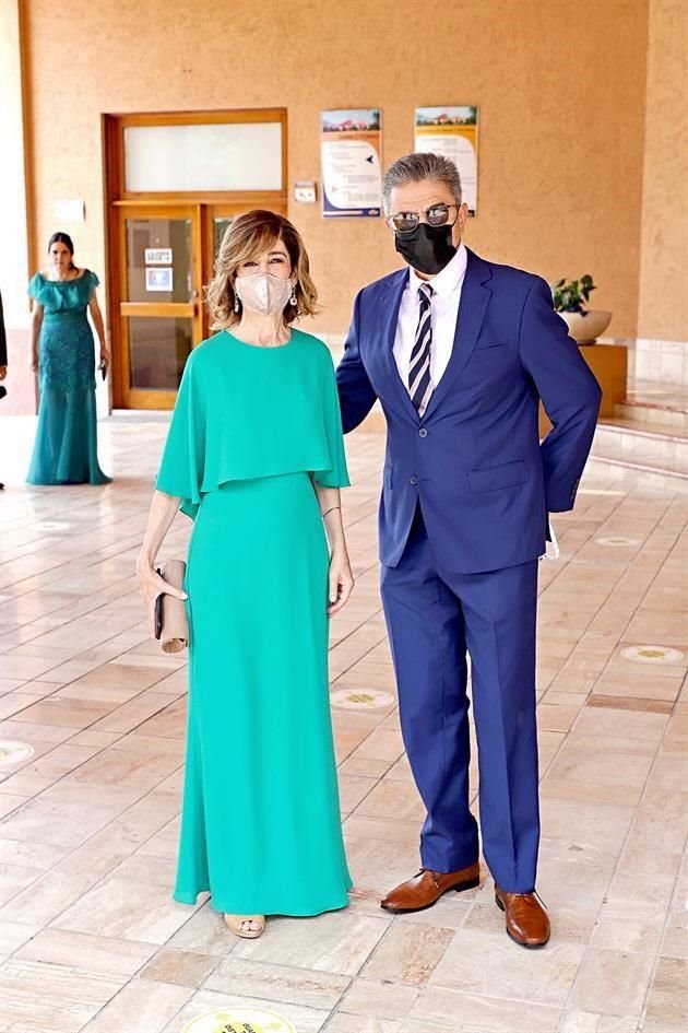 Adriana Mena y Alejandro González