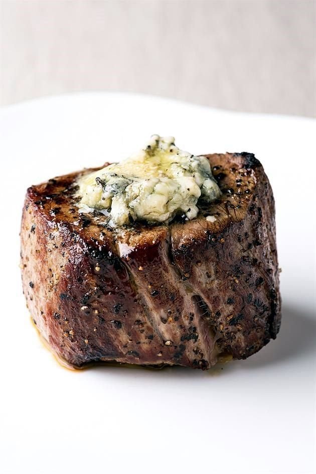 Fileta a la parrilla con mantequilla de queso azul