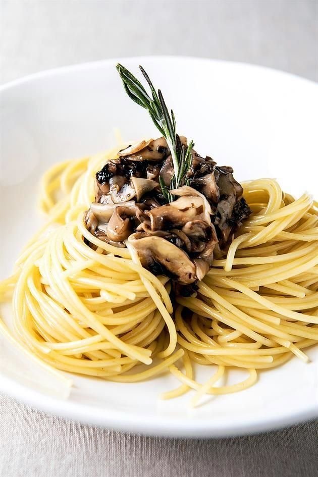 Pasta de trufa con champiñones
