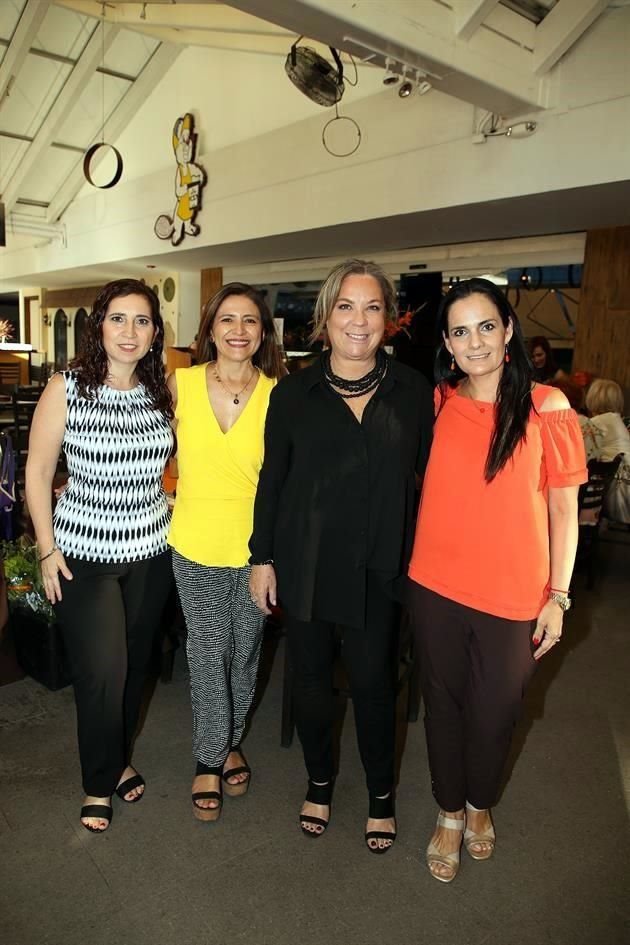Ludy Castillo, Rocío de Correa, Tota Salazar y Alicia Valenzuela
