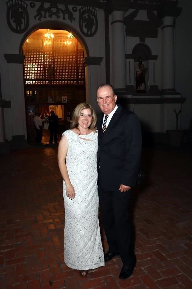 Irelia Hernández de Elizondo y Miguel Elizondo