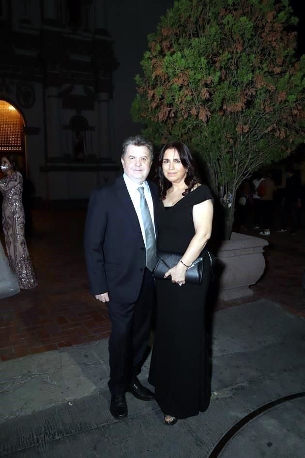 Rafael Reyes y Myrna García