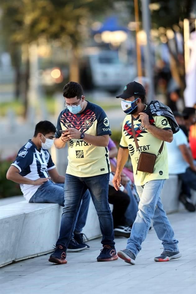 Observa los detalles del ambiente de la Final Rayados-América por la Concachampions.