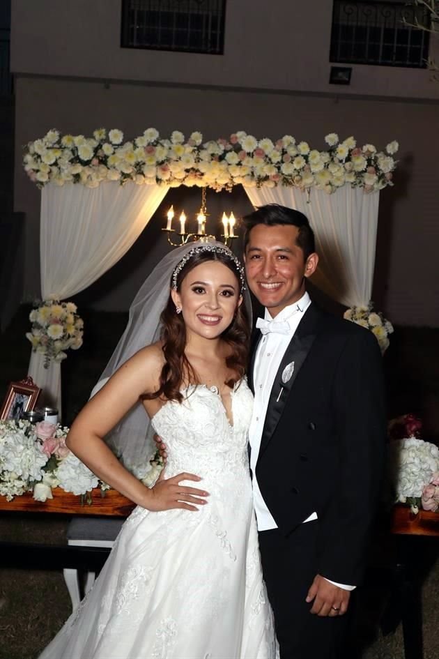 Ana Sofía Santiago y Roberto Leal