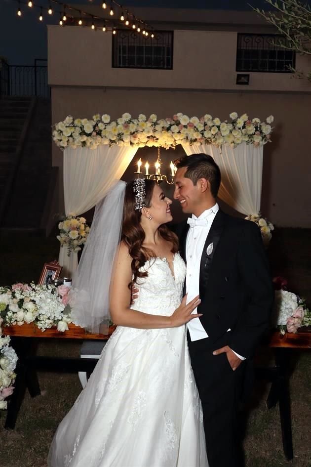 Ana Sofía Santiago y Roberto Leal