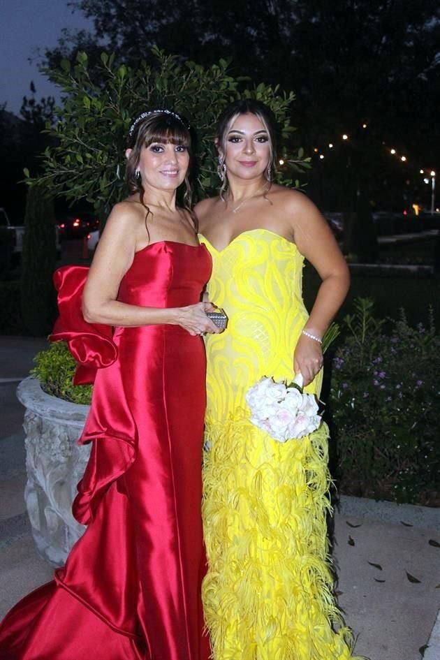 Carolina Aguilar y Mary Salinas