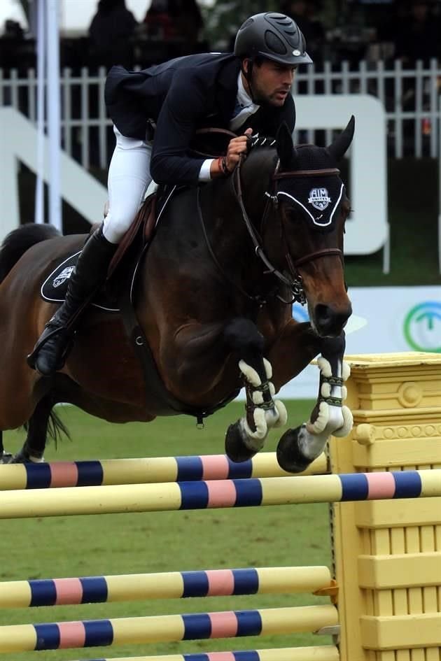 Eugenio Garza Pérez, con  Victer Finn DH Z