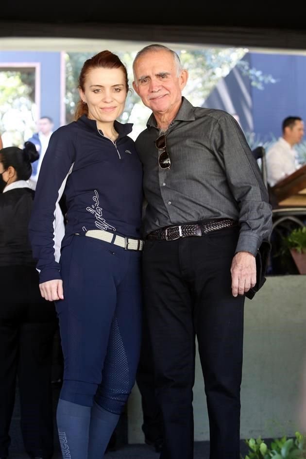 Alejandra Romo de De la Fuente y Alfonso Romo