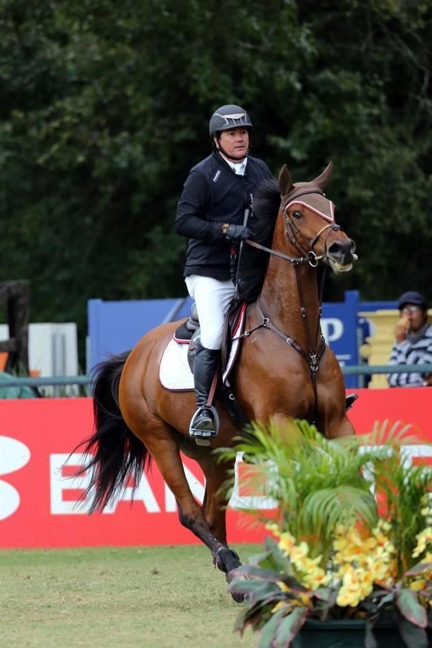 Sergio Nieto del Río, con  'Elexo'