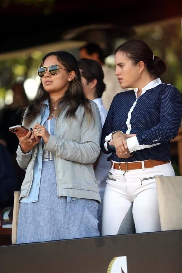 Daniela Hernández y Regina Vidales