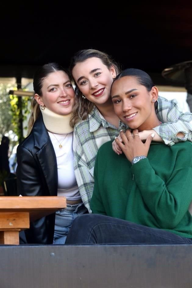 Michelle Brizuela, Ximena Ramírez y Daniela Bozada