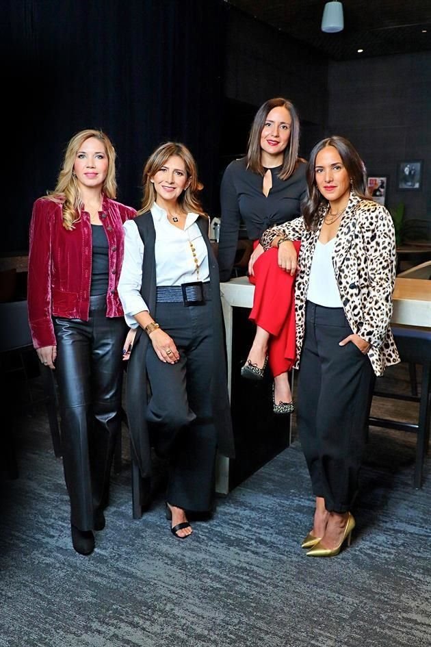 Ana Nájera de Sada, Adriana Villalobos de Cepeda, Manke Valderrama de Setas y Beba Cárdenas de López
