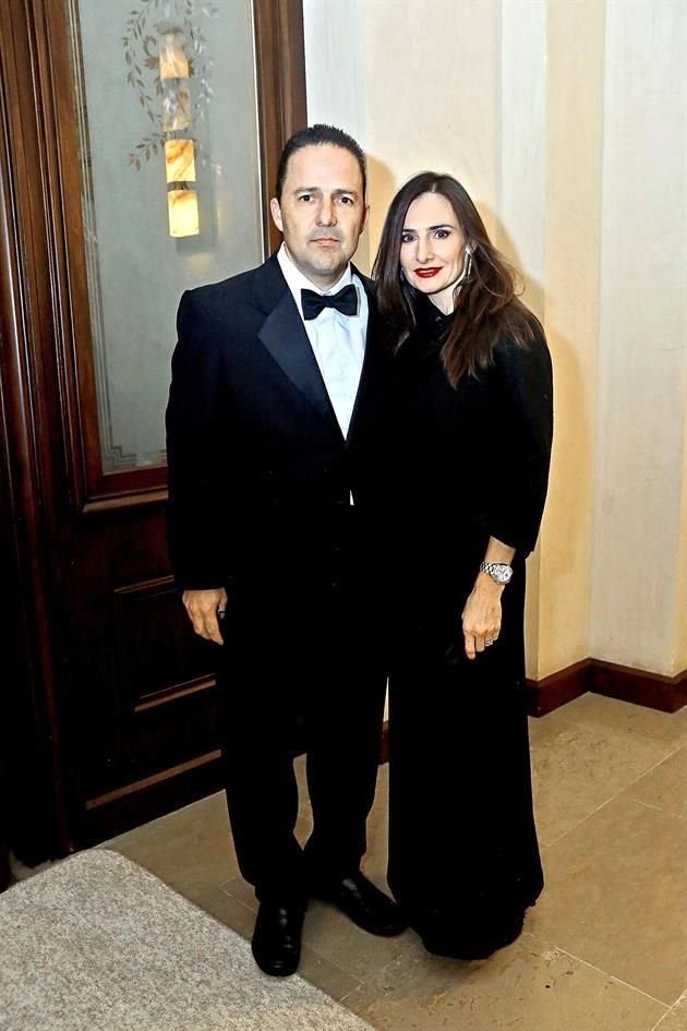 Gabriel González y Gabriela Lozano de González