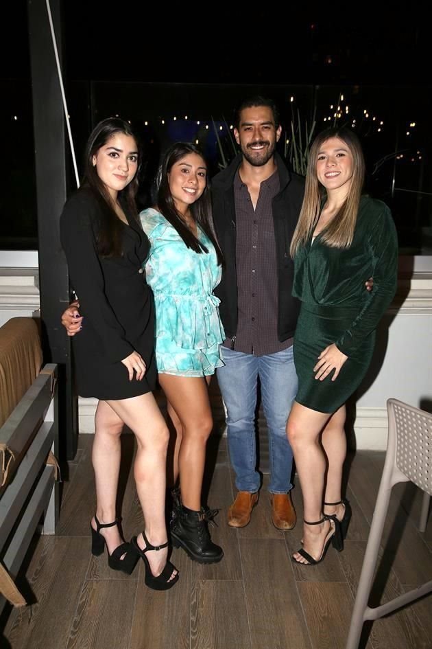 Paloma Siller, Michel Gaytán, Fredy Elizondo y Lizzy Bernal