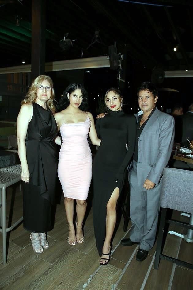 Blanca Montemayor, Ivana López, Greta López y Carlos Lomur