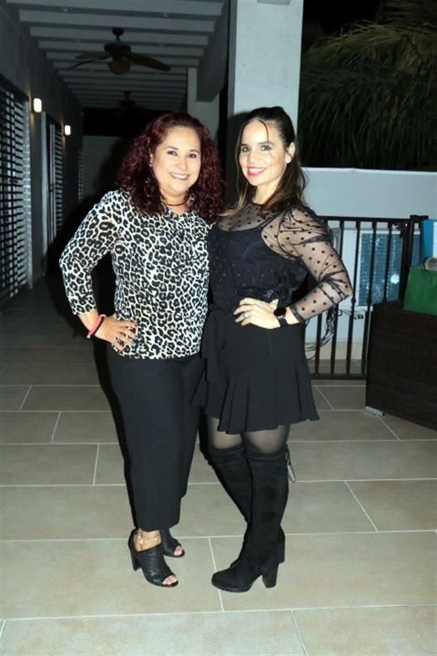 Luly de Martinez y Yara Lira