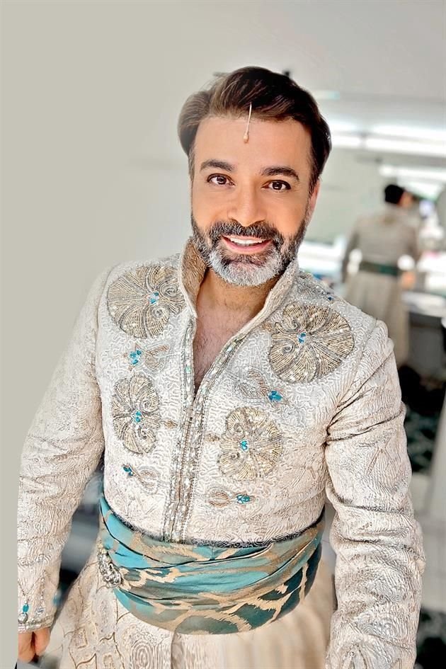Eduardo Ibarra, como el Sultán