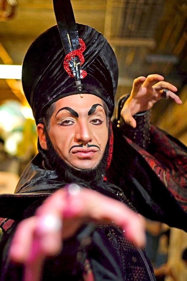 Salvador Petrola como Jafar