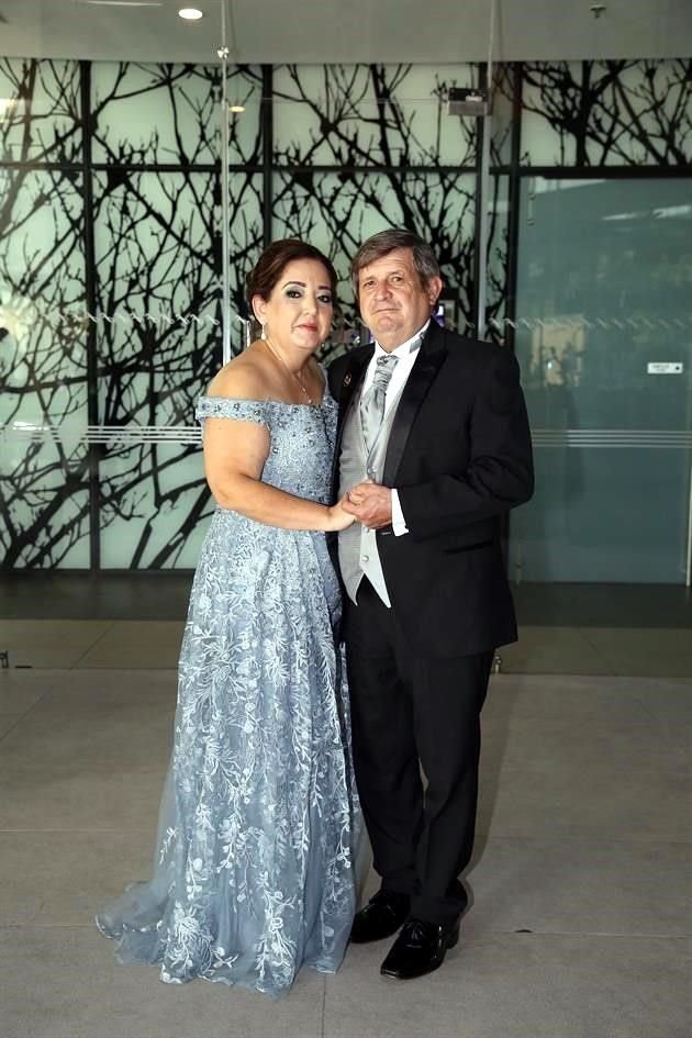 Ada Alicia Garza García y Juan Martínez García