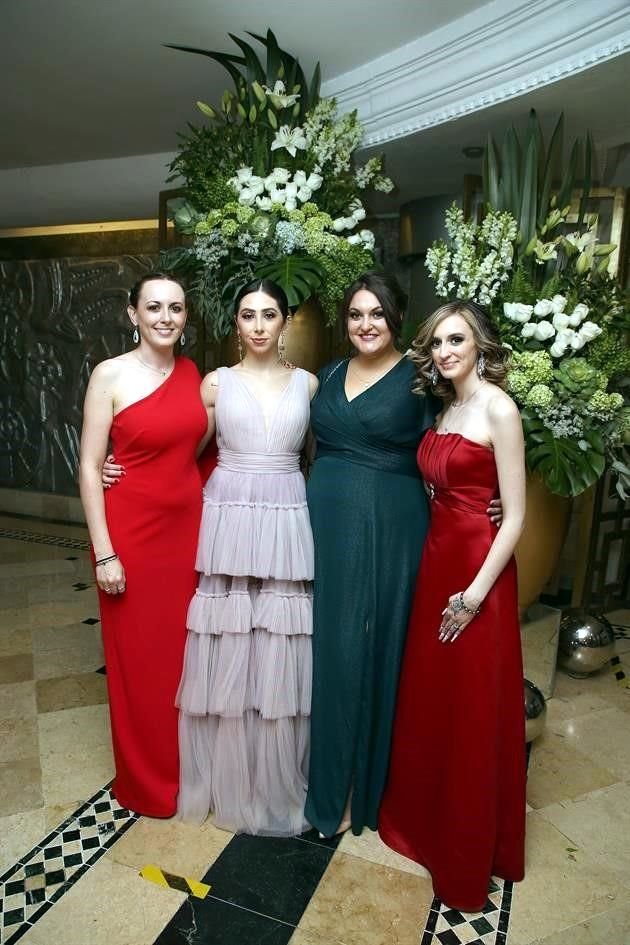 Mónica Maher, Debanhy González López, Stephanie Maher y Jackelyn Maher