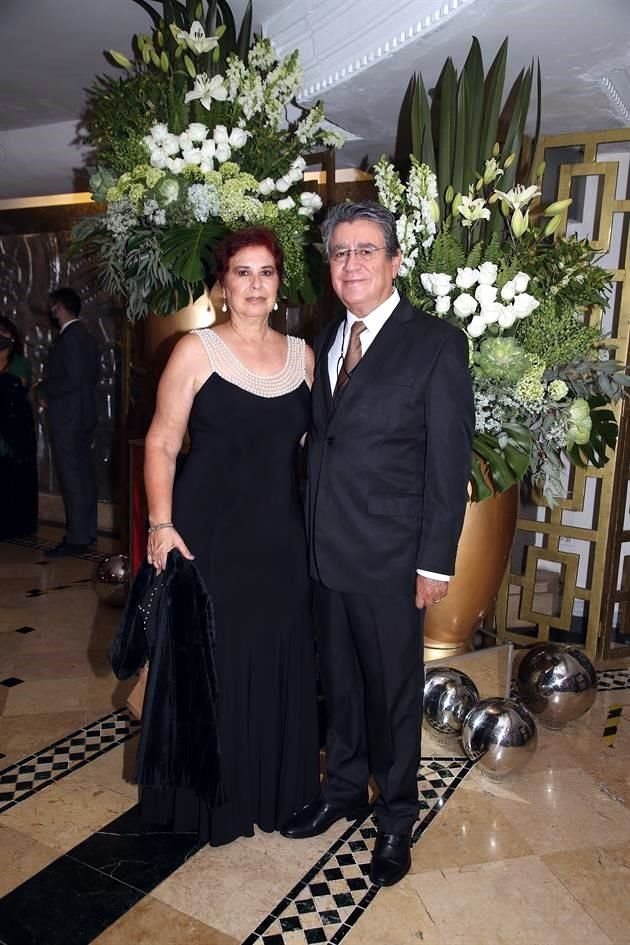 Argelia Martínez de Garza y Federico Garza