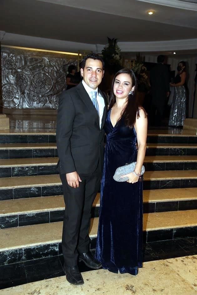 Enrique Omaña y Paulina Chaveznava
