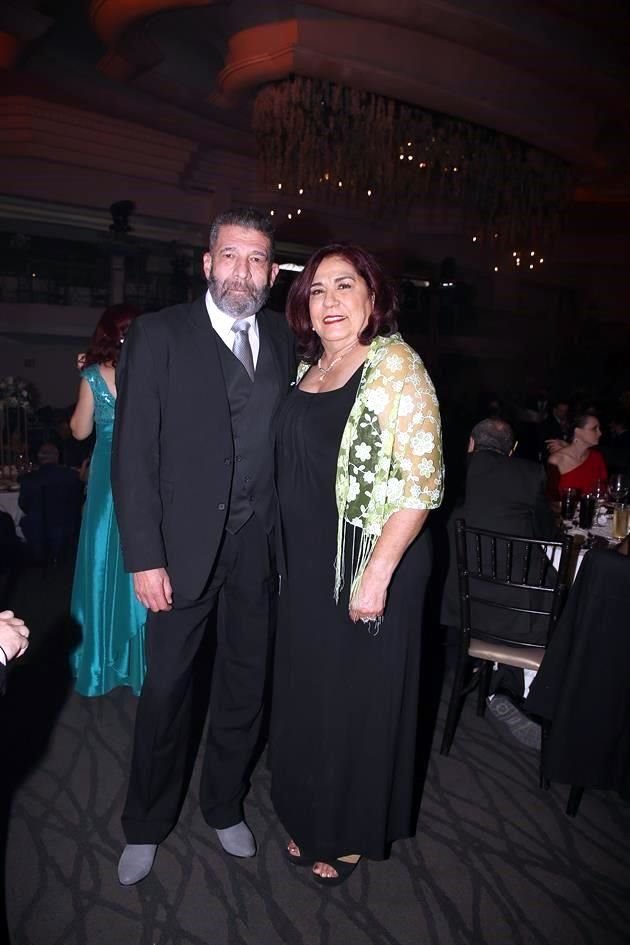 Jorge López y Cecy de López