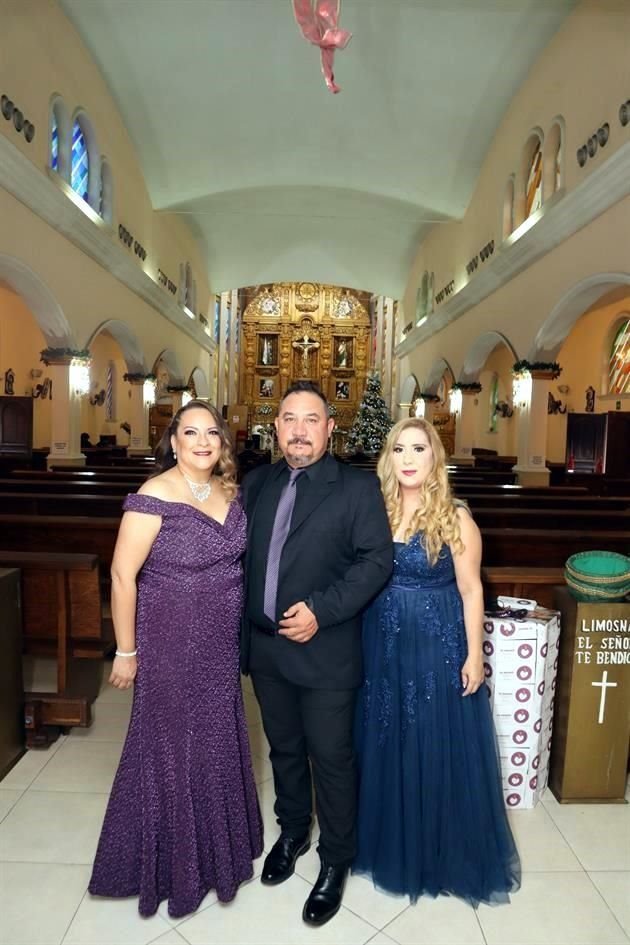 Brenda Campos de González, Ángel González y Nidia González