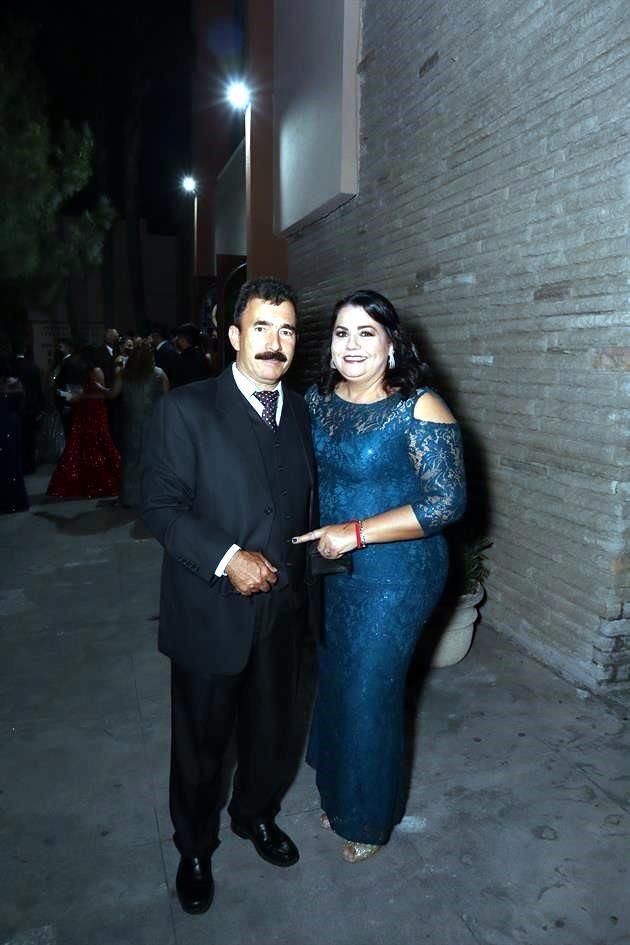 Moisés González e Ivone Moreno de González