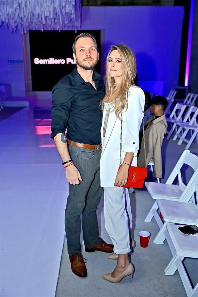 Dayne Farley y Érika Escámez
