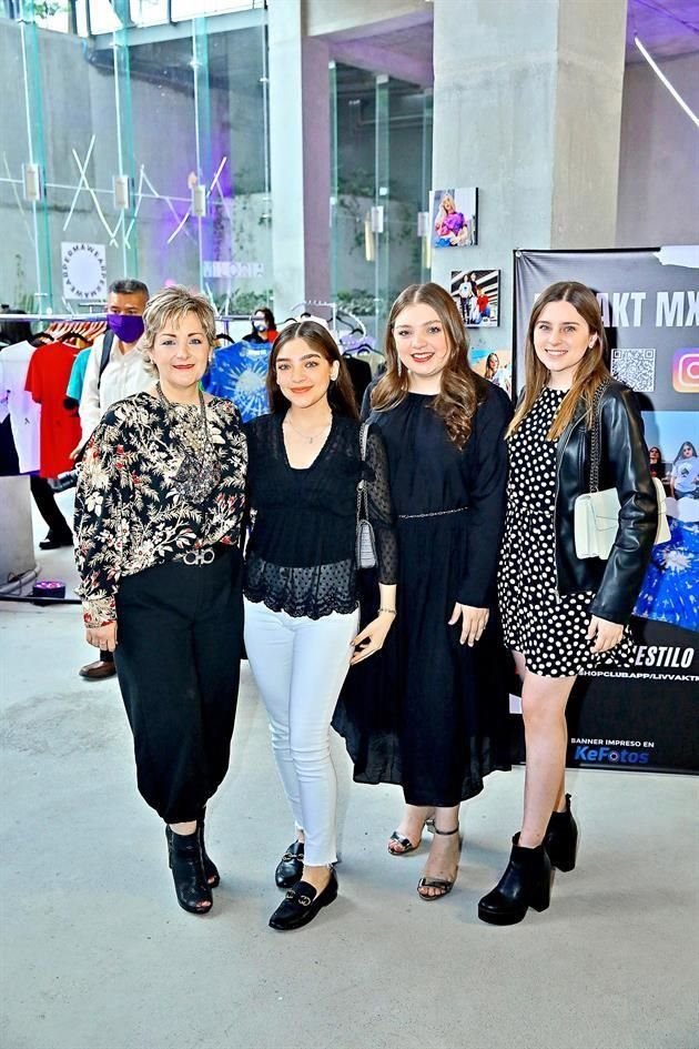 Eva López, Ale Chávez, Valeria Chávez y Daniela Chávez