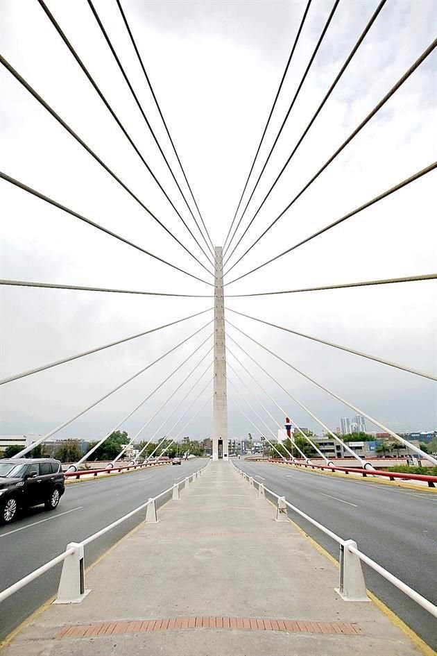 Después de 18 años el Puente Atirantado recibirá mantenimiento.