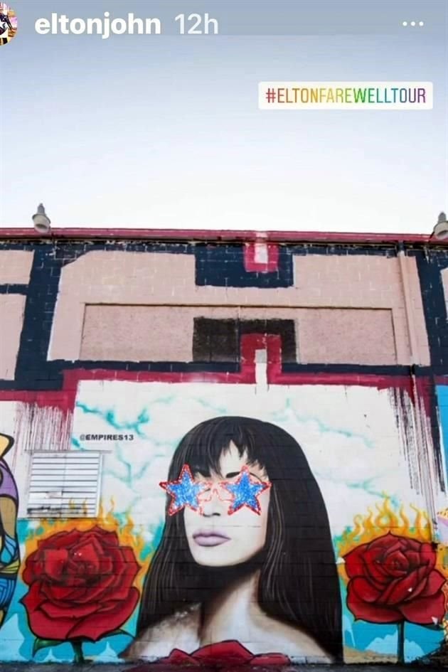 El cantante compartió esta imagen del mural inspirado en la cantante, ubicado en Houston.