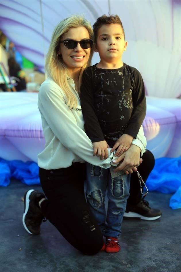 June Munguía de Velarde y Sebastián Velarde
