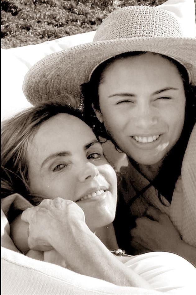 Mariana y su mamá, Francis Williams