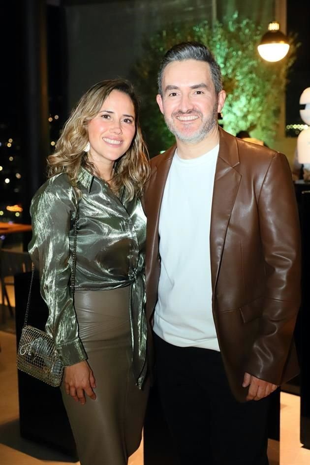 Olaya Guajardo de Casares y Luis Guajardo