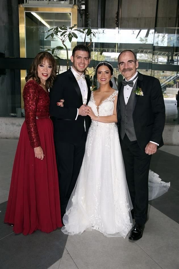 Graciela García de Mathiew, Alvaro Mathiew, Caro Ayala Mata y Alvaro Mathiew Quirós