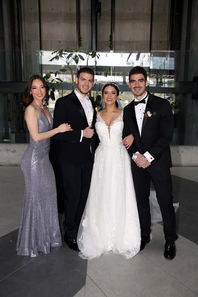 Daniela de la Fuente, Alvaro Mathiew, Caro Ayala Mata y Alan Mathiew