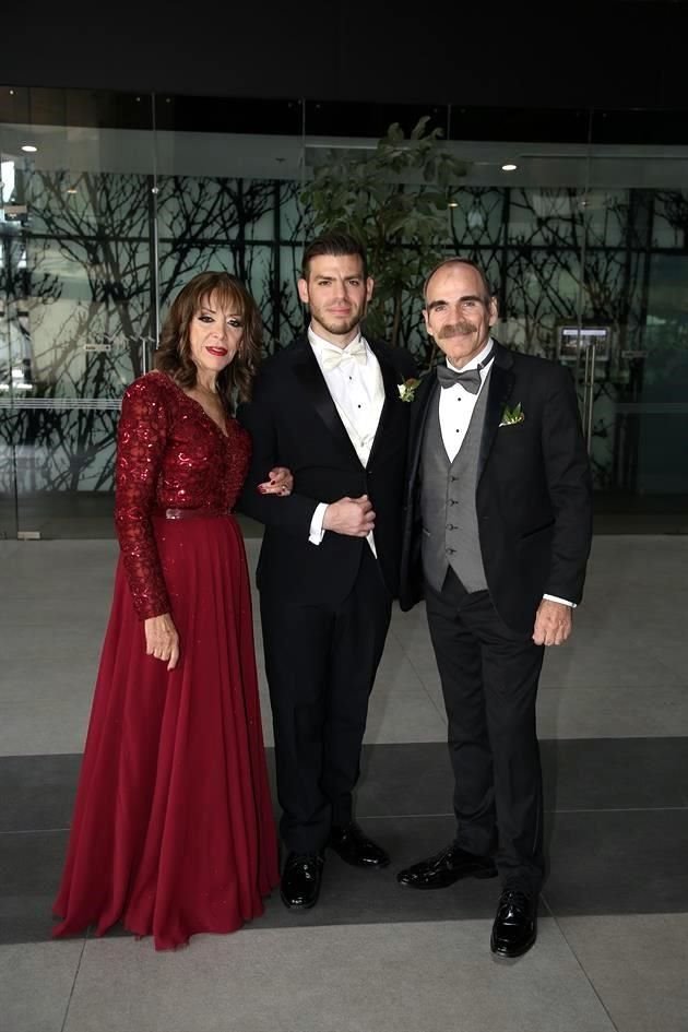 Graciela García de Mathiew, Alvaro Mathiew y Alvaro Mathiew Quirós
