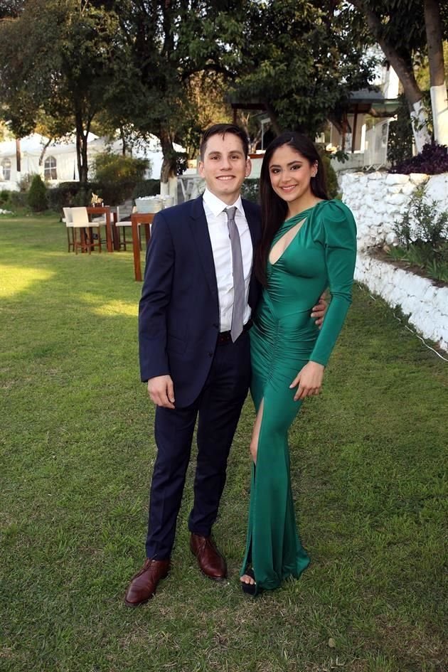 Daniel Montoya y Victoria Mata