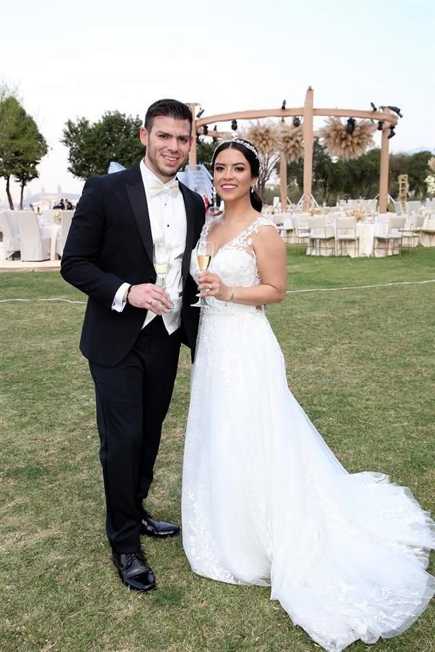 Alvaro Mathiew y Caro Ayala Mata